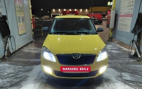 Skoda Fabia II, 2011 год, 380 000 рублей, 6 фотография