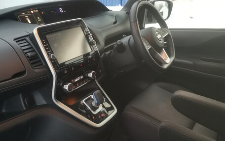 Nissan Serena IV, 2018 год, 1 799 000 рублей, 8 фотография
