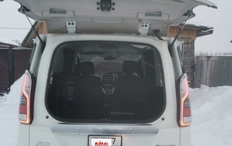 Nissan Serena IV, 2018 год, 1 799 000 рублей, 12 фотография