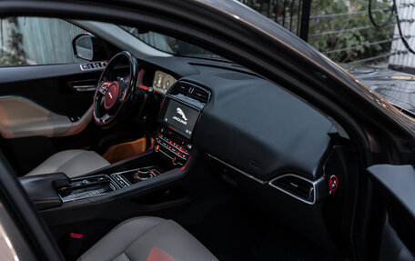 Jaguar F-Pace, 2016 год, 2 500 000 рублей, 12 фотография