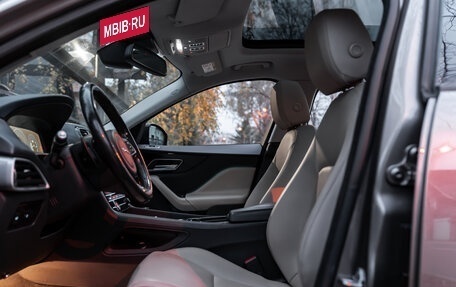 Jaguar F-Pace, 2016 год, 2 500 000 рублей, 10 фотография