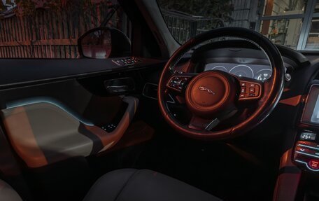 Jaguar F-Pace, 2016 год, 2 500 000 рублей, 30 фотография