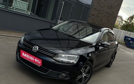 Volkswagen Jetta VII, 2013 год, 780 000 рублей, 1 фотография