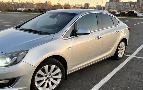Opel Astra J, 2012 год, 700 000 рублей, 2 фотография