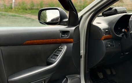 Toyota Avensis III рестайлинг, 2007 год, 900 000 рублей, 8 фотография