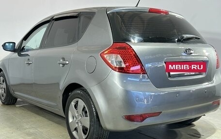 KIA cee'd I рестайлинг, 2010 год, 700 000 рублей, 6 фотография