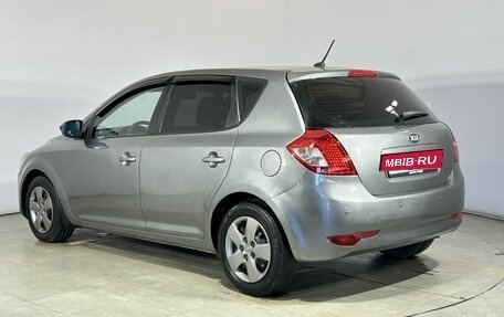 KIA cee'd I рестайлинг, 2010 год, 700 000 рублей, 10 фотография