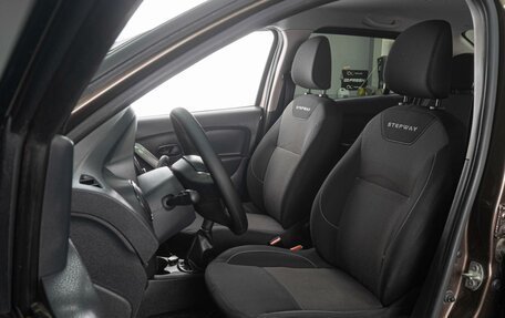 Renault Logan II, 2020 год, 1 499 000 рублей, 12 фотография