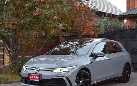 Volkswagen Golf VIII, 2022 год, 2 730 000 рублей, 1 фотография