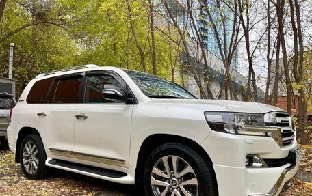 Toyota Land Cruiser 200, 2017 год, 8 500 000 рублей, 1 фотография