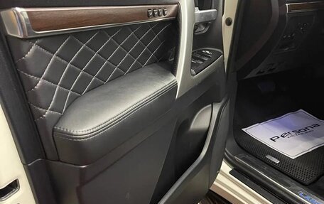 Toyota Land Cruiser 200, 2017 год, 8 500 000 рублей, 4 фотография