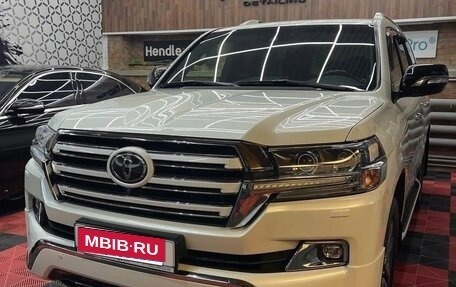 Toyota Land Cruiser 200, 2017 год, 8 500 000 рублей, 2 фотография