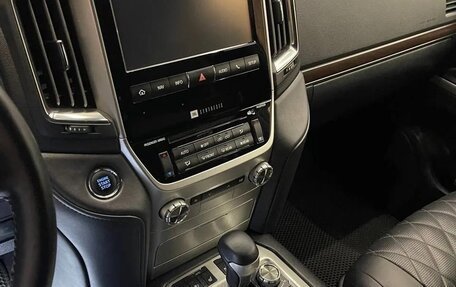 Toyota Land Cruiser 200, 2017 год, 8 500 000 рублей, 7 фотография