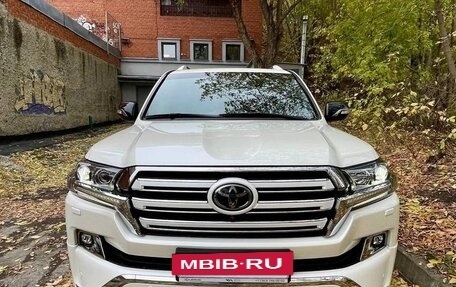Toyota Land Cruiser 200, 2017 год, 8 500 000 рублей, 11 фотография