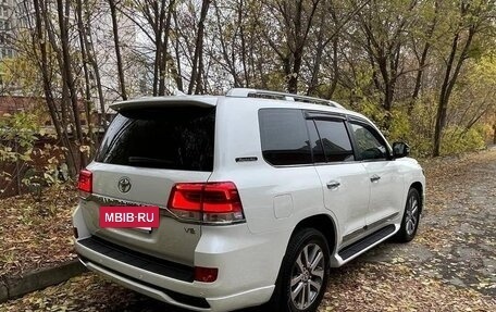 Toyota Land Cruiser 200, 2017 год, 8 500 000 рублей, 10 фотография