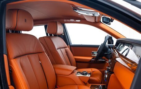 Rolls-Royce Phantom VIII, 2023 год, 48 000 000 рублей, 13 фотография