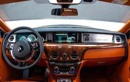 Rolls-Royce Phantom VIII, 2023 год, 48 000 000 рублей, 12 фотография
