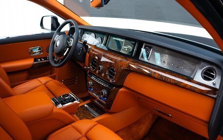 Rolls-Royce Phantom VIII, 2023 год, 48 000 000 рублей, 16 фотография