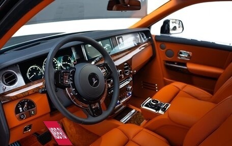 Rolls-Royce Phantom VIII, 2023 год, 48 000 000 рублей, 15 фотография