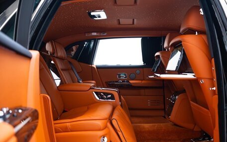 Rolls-Royce Phantom VIII, 2023 год, 48 000 000 рублей, 23 фотография