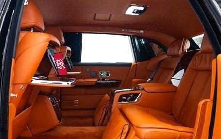 Rolls-Royce Phantom VIII, 2023 год, 48 000 000 рублей, 22 фотография