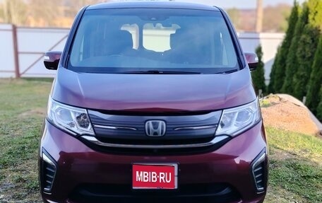 Honda Stepwgn IV рестайлинг, 2015 год, 2 050 000 рублей, 1 фотография