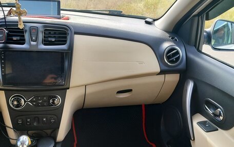 Renault Logan II, 2016 год, 720 000 рублей, 3 фотография