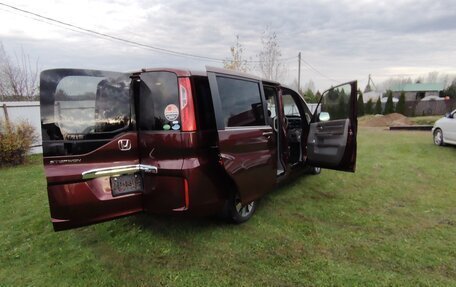 Honda Stepwgn IV рестайлинг, 2015 год, 2 050 000 рублей, 5 фотография