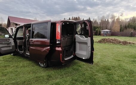 Honda Stepwgn IV рестайлинг, 2015 год, 2 050 000 рублей, 7 фотография