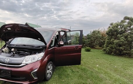 Honda Stepwgn IV рестайлинг, 2015 год, 2 050 000 рублей, 8 фотография