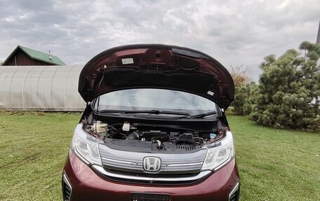 Honda Stepwgn IV рестайлинг, 2015 год, 2 050 000 рублей, 29 фотография