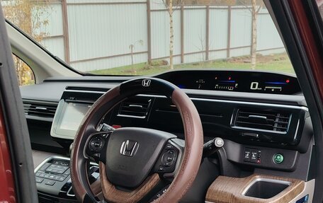 Honda Stepwgn IV рестайлинг, 2015 год, 2 050 000 рублей, 37 фотография
