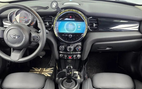 MINI Hatch, 2022 год, 1 690 000 рублей, 10 фотография