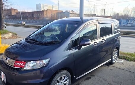 Honda Freed I, 2015 год, 1 235 000 рублей, 6 фотография
