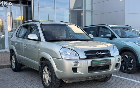 Hyundai Tucson III, 2007 год, 827 000 рублей, 3 фотография