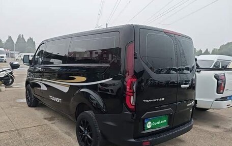 Ford Tourneo Custom I рестайлинг, 2023 год, 3 890 000 рублей, 4 фотография