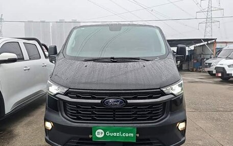 Ford Tourneo Custom I рестайлинг, 2023 год, 3 890 000 рублей, 2 фотография