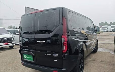 Ford Tourneo Custom I рестайлинг, 2023 год, 3 890 000 рублей, 6 фотография