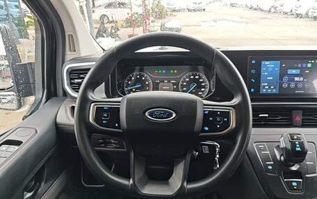 Ford Tourneo Custom I рестайлинг, 2023 год, 3 890 000 рублей, 9 фотография