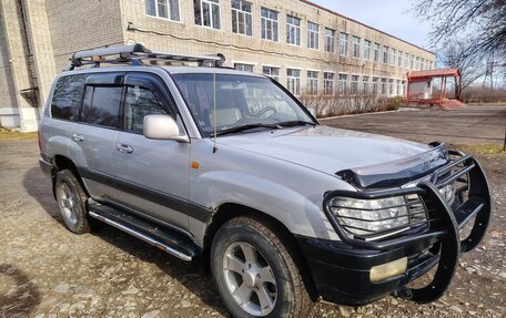 Toyota Land Cruiser 100 рестайлинг 2, 2006 год, 1 600 000 рублей, 1 фотография