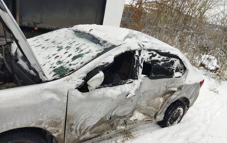 Renault Logan II, 2015 год, 400 000 рублей, 3 фотография