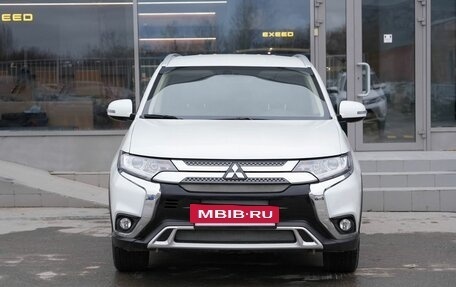 Mitsubishi Outlander III рестайлинг 3, 2021 год, 2 770 000 рублей, 2 фотография