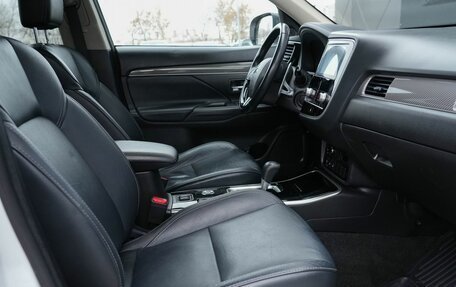 Mitsubishi Outlander III рестайлинг 3, 2021 год, 2 770 000 рублей, 23 фотография