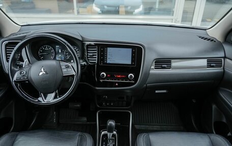 Mitsubishi Outlander III рестайлинг 3, 2021 год, 2 770 000 рублей, 26 фотография