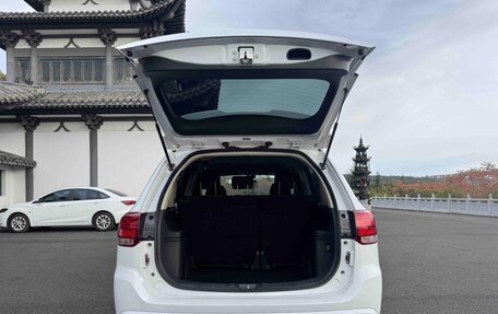 Mitsubishi Outlander III рестайлинг 3, 2022 год, 1 730 000 рублей, 7 фотография
