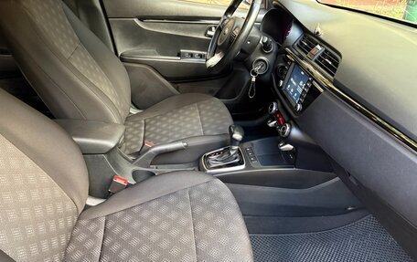 KIA Rio IV, 2018 год, 1 330 000 рублей, 5 фотография