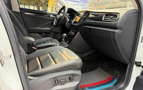 Volkswagen T-Roc I, 2023 год, 1 490 000 рублей, 10 фотография