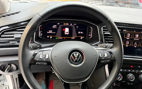 Volkswagen T-Roc I, 2023 год, 1 490 000 рублей, 8 фотография