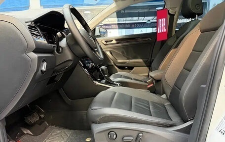 Volkswagen T-Roc I, 2023 год, 1 490 000 рублей, 9 фотография