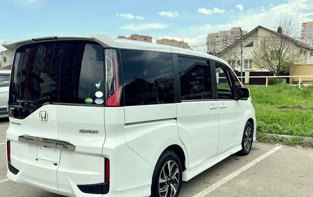 Honda Stepwgn IV рестайлинг, 2021 год, 2 000 000 рублей, 7 фотография